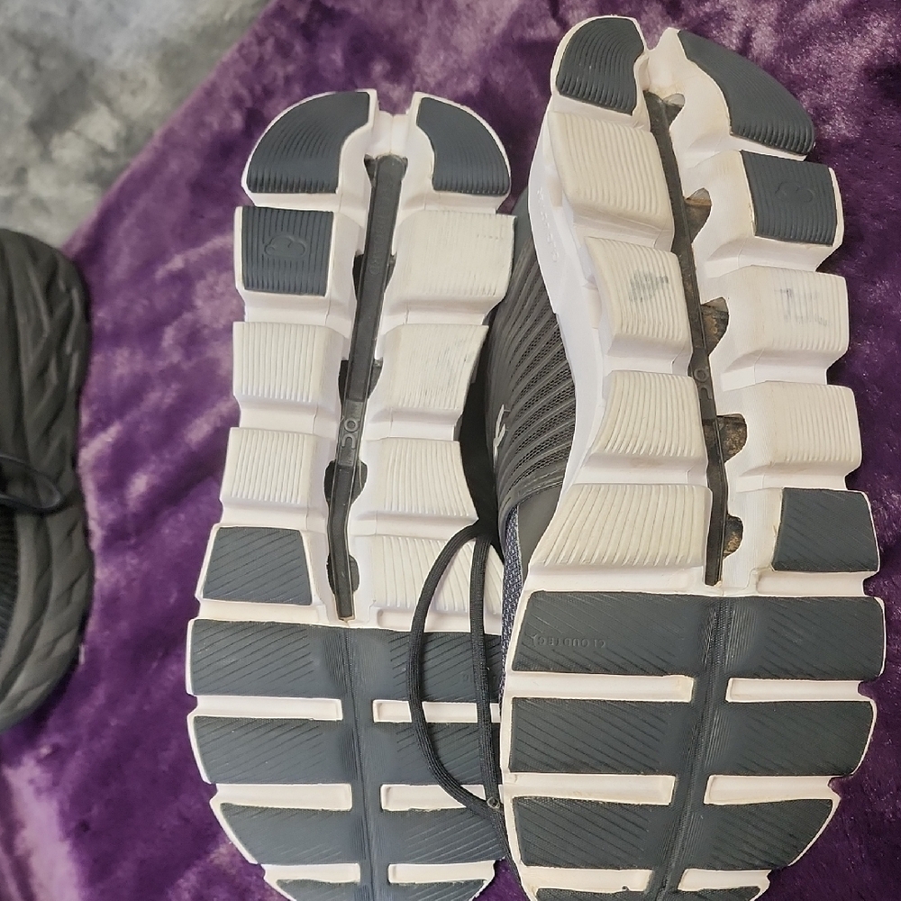 On Women's Black Sneakers sz 10.5 - Picture 7 of 13